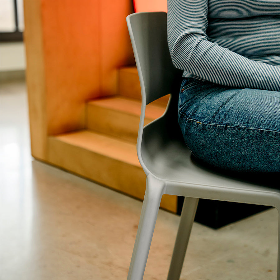 Postura+ One Piece High Back Stool